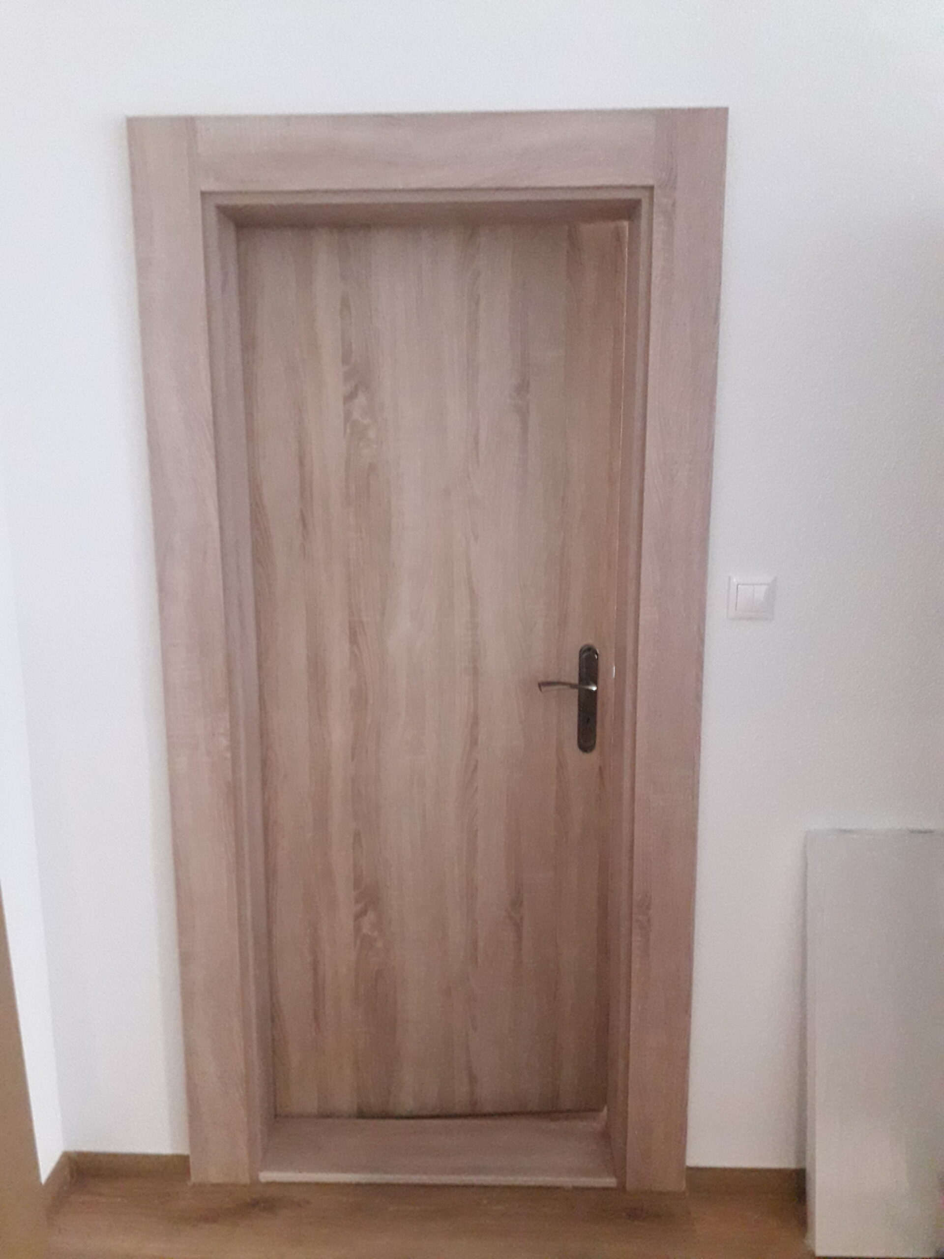 Dvere drevotrieska Egger